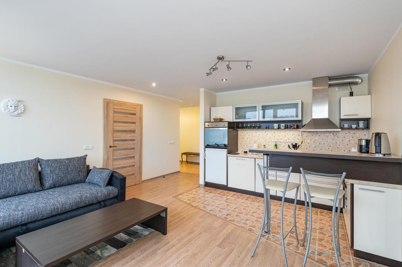 Lovely City Panorama Apartment By Polo Apartments Kaunas Esterno foto